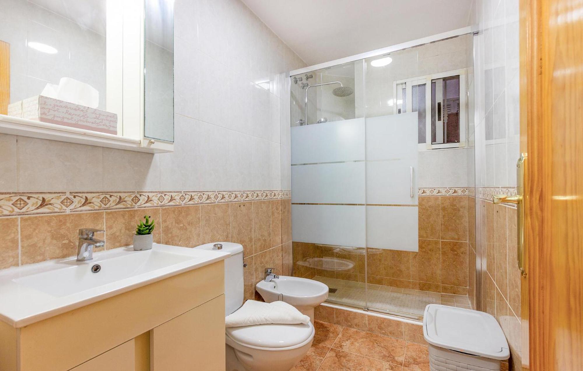Amazing Apartment In Torrevieja With Kitchen Zewnętrze zdjęcie