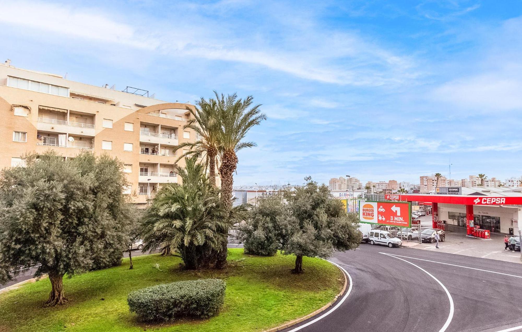 Amazing Apartment In Torrevieja With Kitchen Zewnętrze zdjęcie