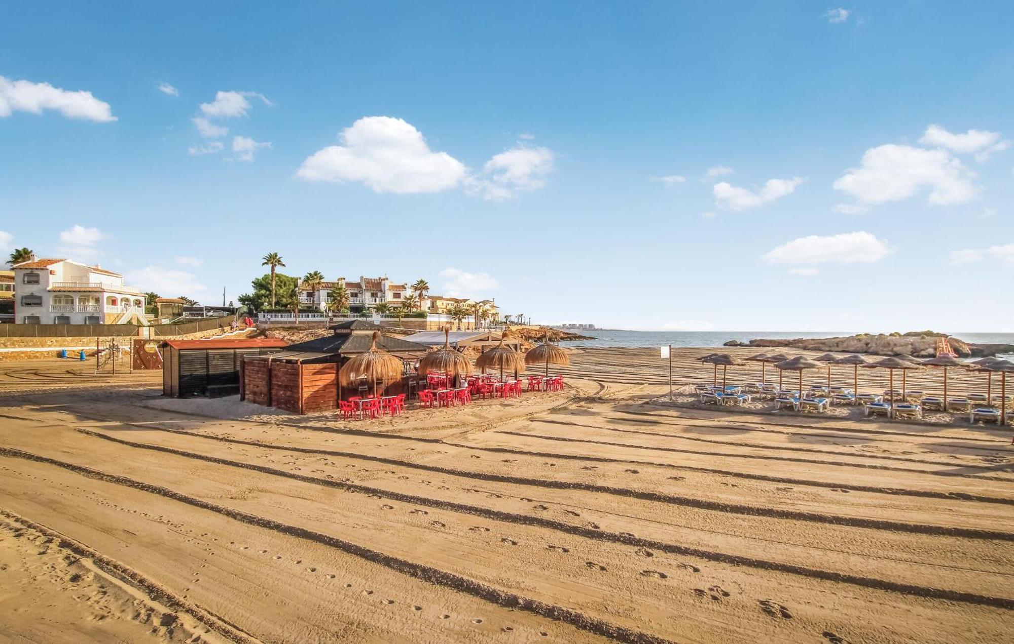 Amazing Apartment In Torrevieja With Kitchen Zewnętrze zdjęcie